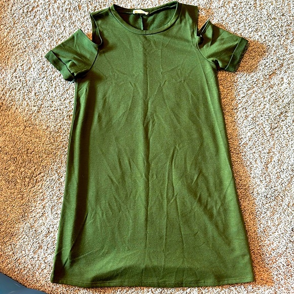Green Cold Shoulder T Dress - small - Picture 1 of 6